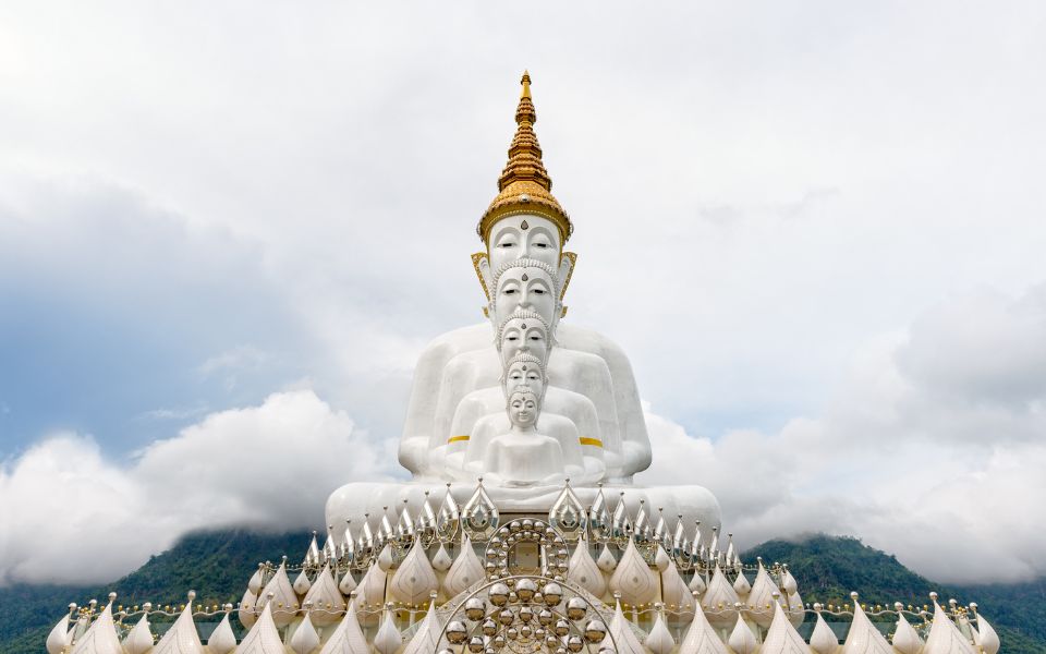 Wat Phra That Pha Sorn Kaew